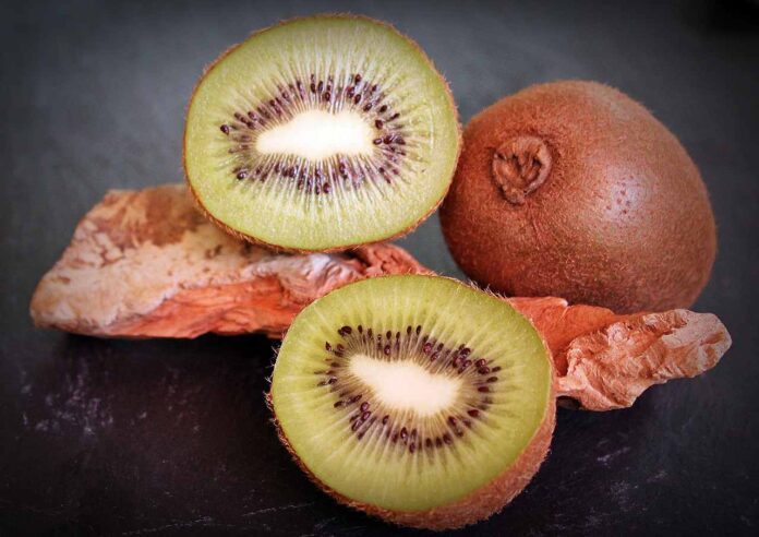 Mangiare 2 kiwi al mattino. Ecco cosa succede alla glicemia e allo stomaco